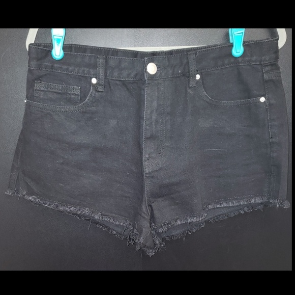 Black Frayed Denim Shorts - Picture 2 of 4